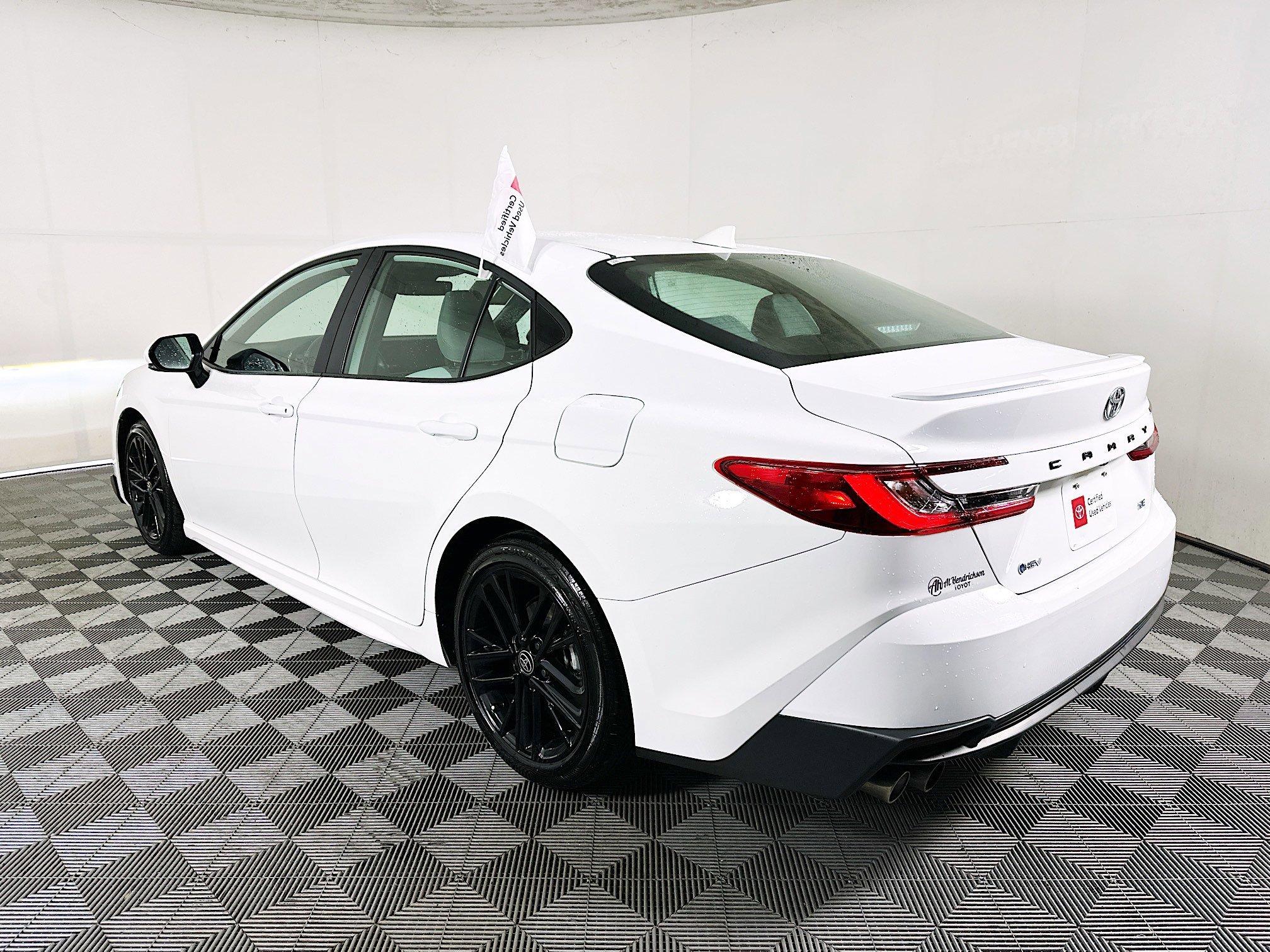 Toyota Camry Se Fwd 4Dr Car - Thumbnail 6