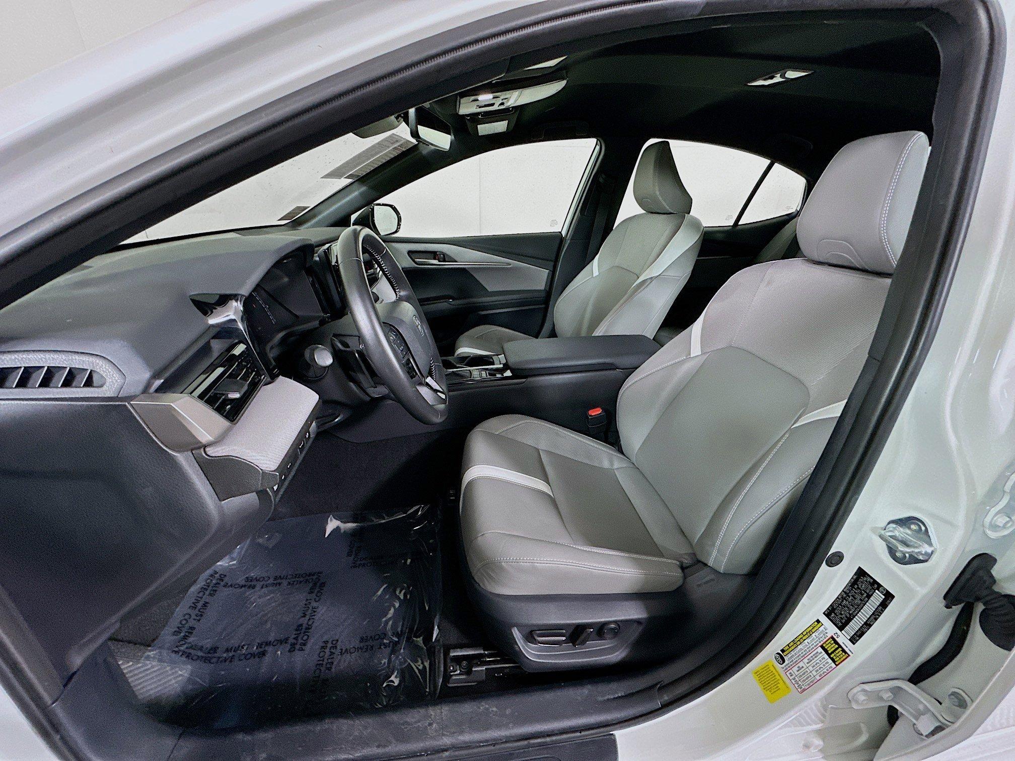 Toyota Camry Se Fwd 4Dr Car - Thumbnail 13