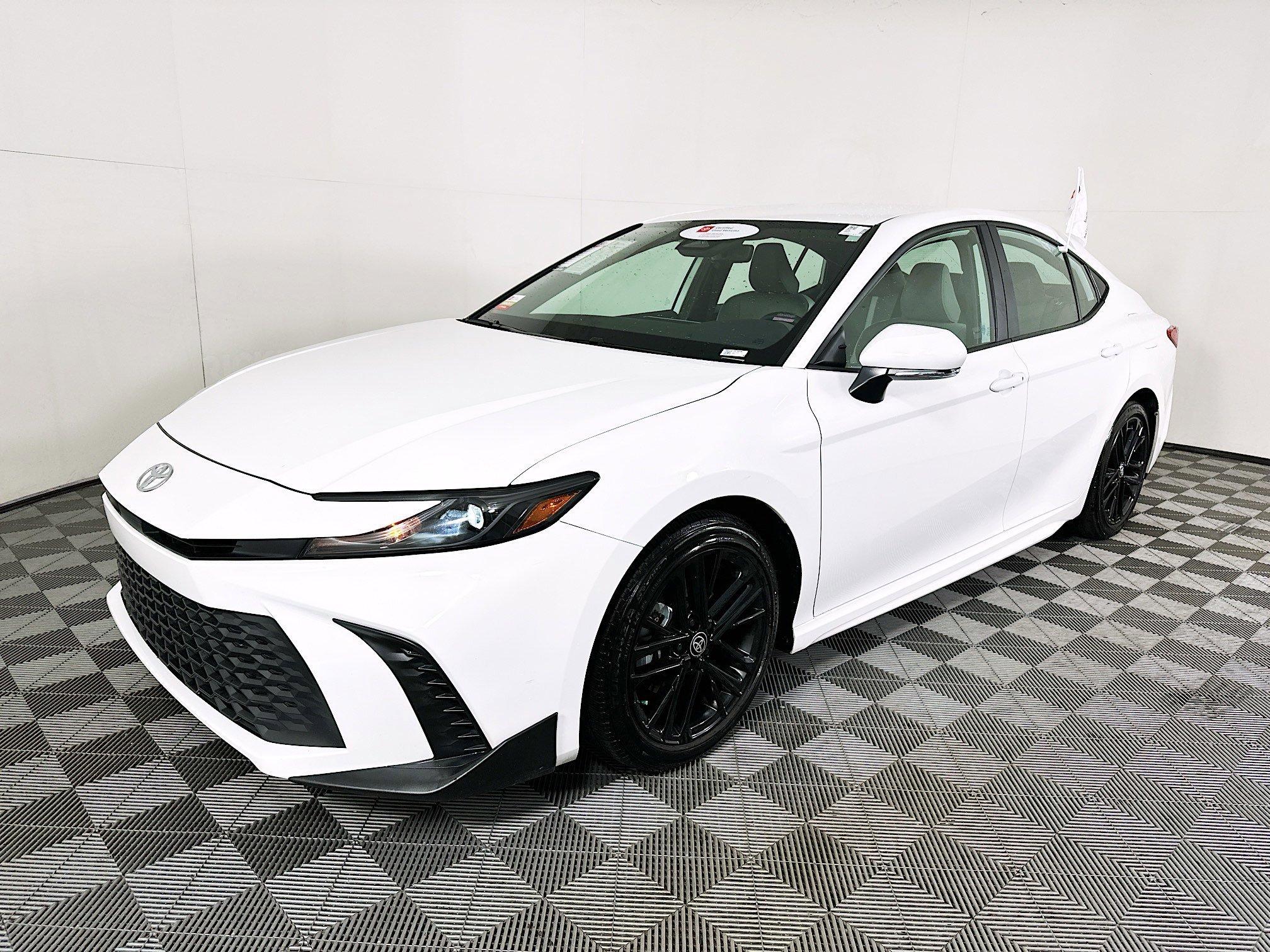 Toyota Camry Se Fwd 4Dr Car - Thumbnail 8