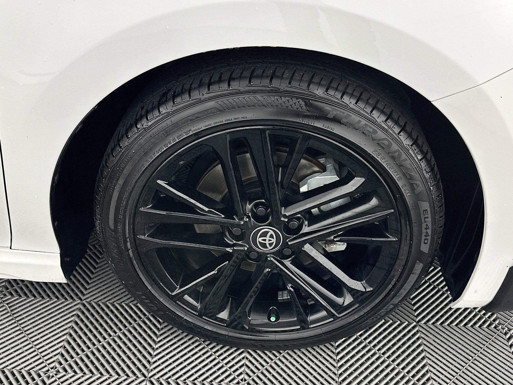 Toyota Camry Se Fwd 4Dr Car - Thumbnail 12