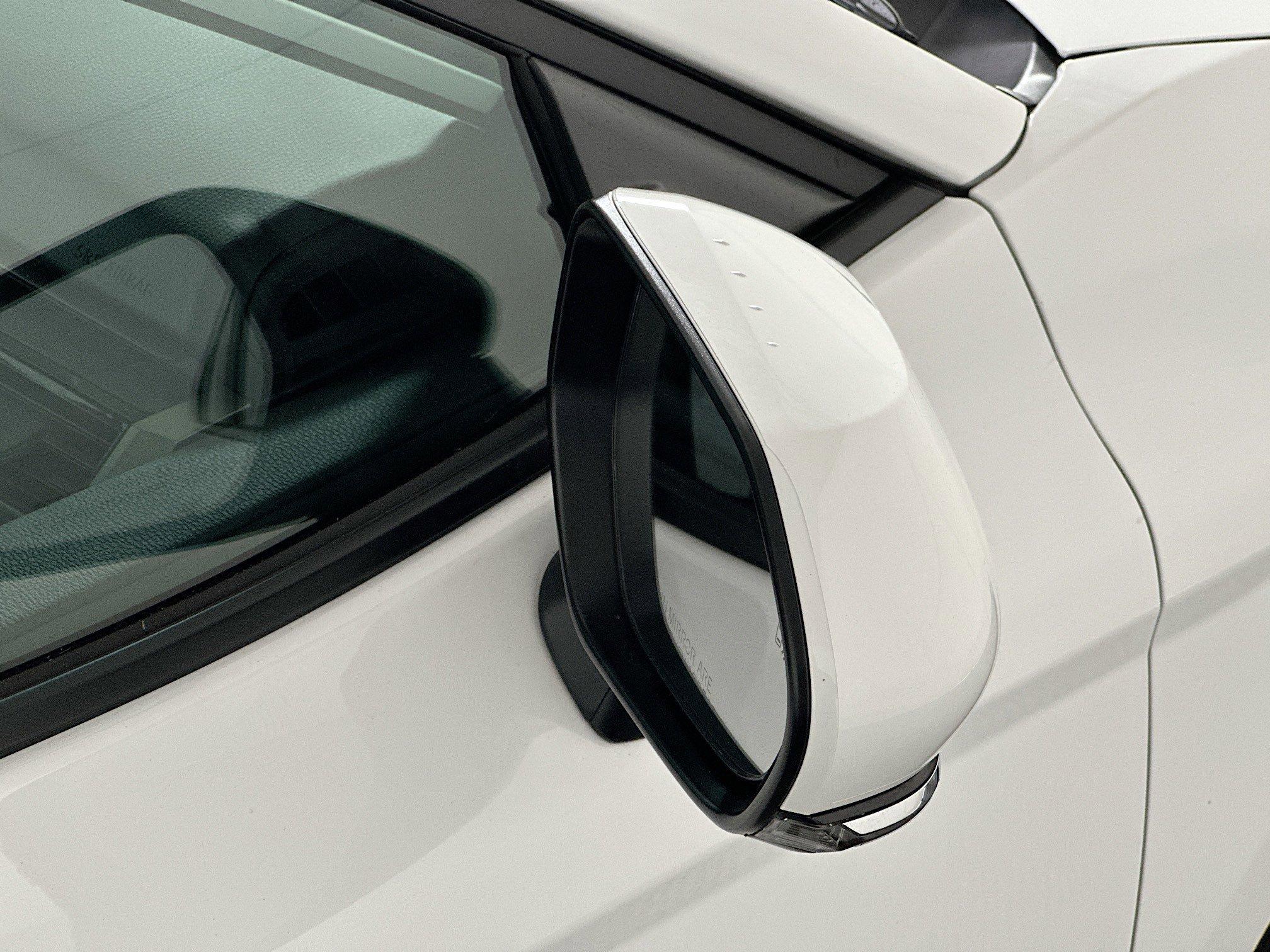 Toyota Camry Se Fwd 4Dr Car - Thumbnail 11