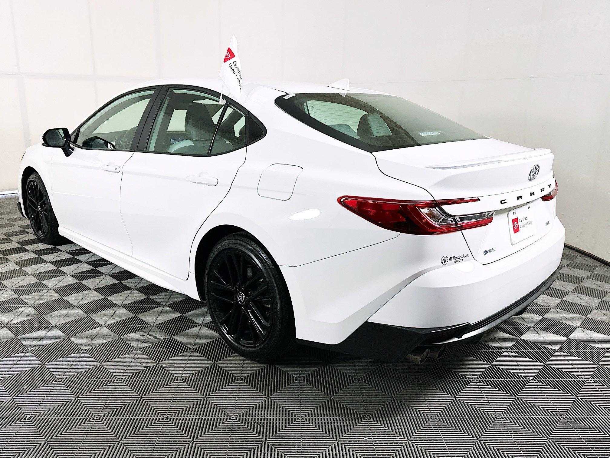 Toyota Camry Se Fwd 4Dr Car - Thumbnail 6