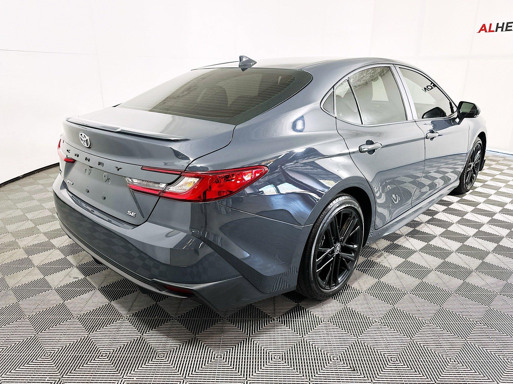 Toyota Camry Se Fwd 4Dr Car - Thumbnail 4