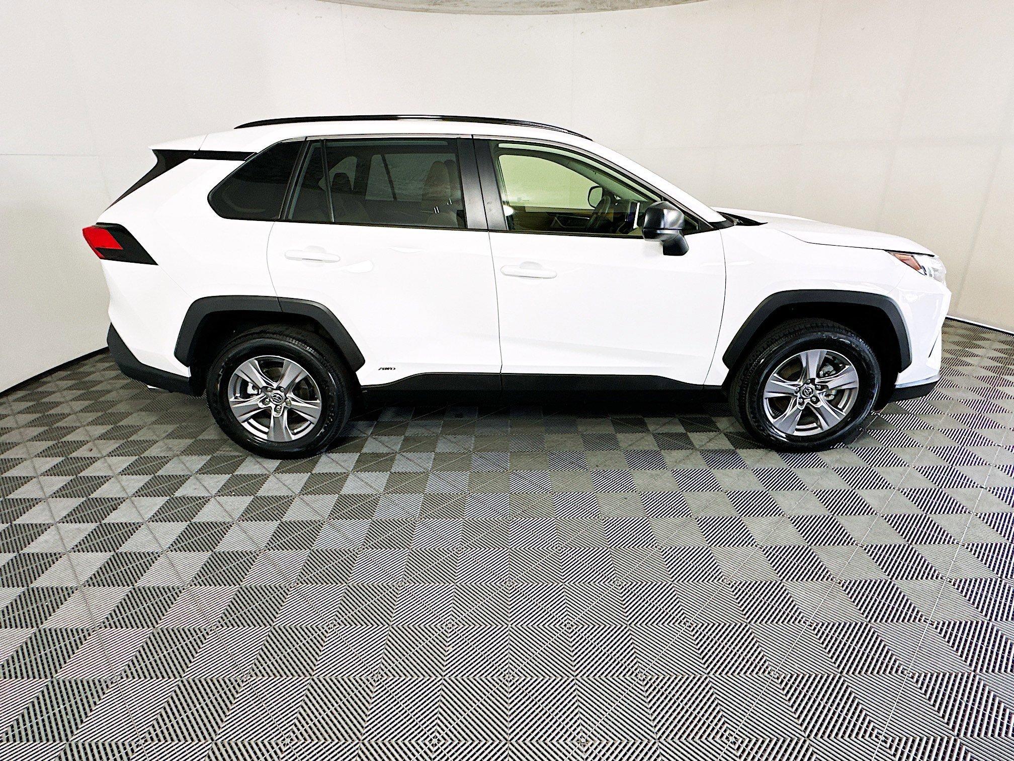 Toyota Rav4 Hybrid Le Awd Sport Utility - Thumbnail 3