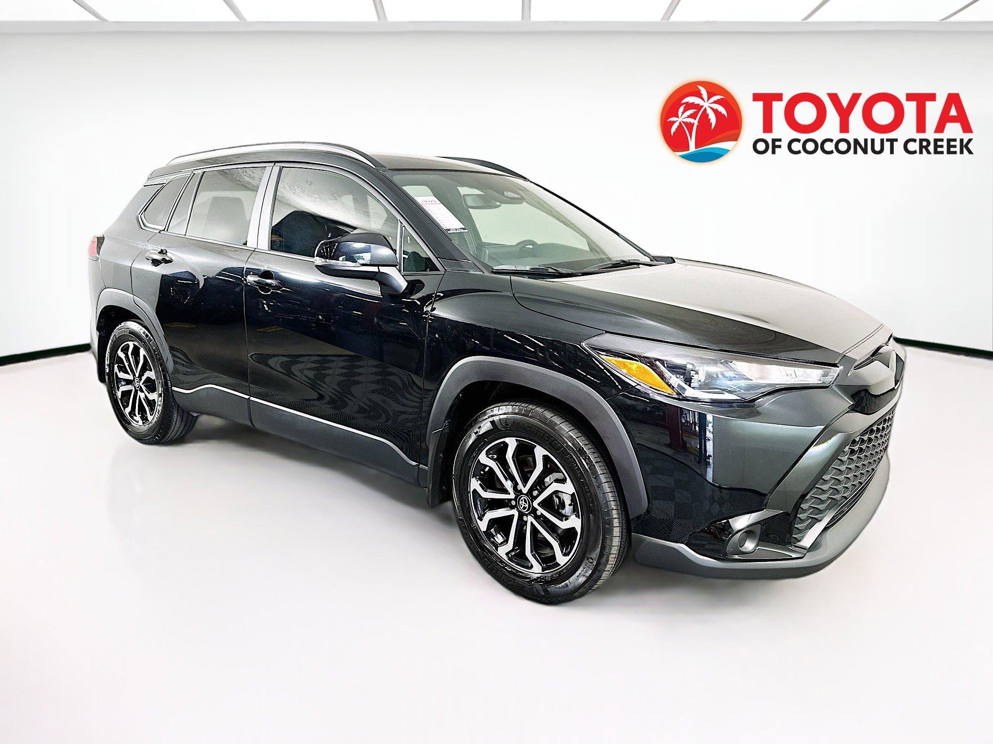 Toyota Corolla Cross Hybrid Se Awd Sport Utility - Thumbnail 2