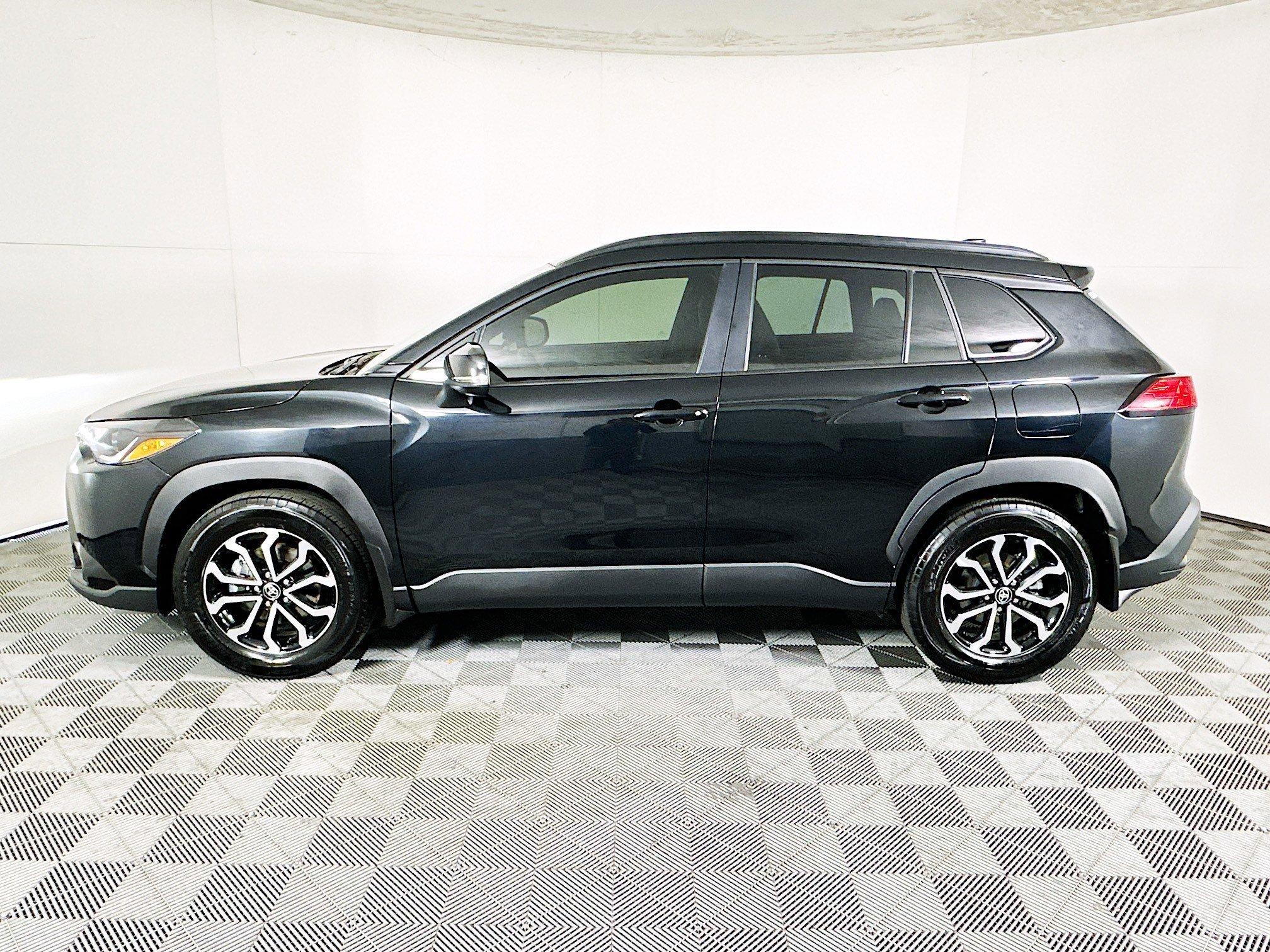 Toyota Corolla Cross Hybrid Se Awd Sport Utility - Thumbnail 7