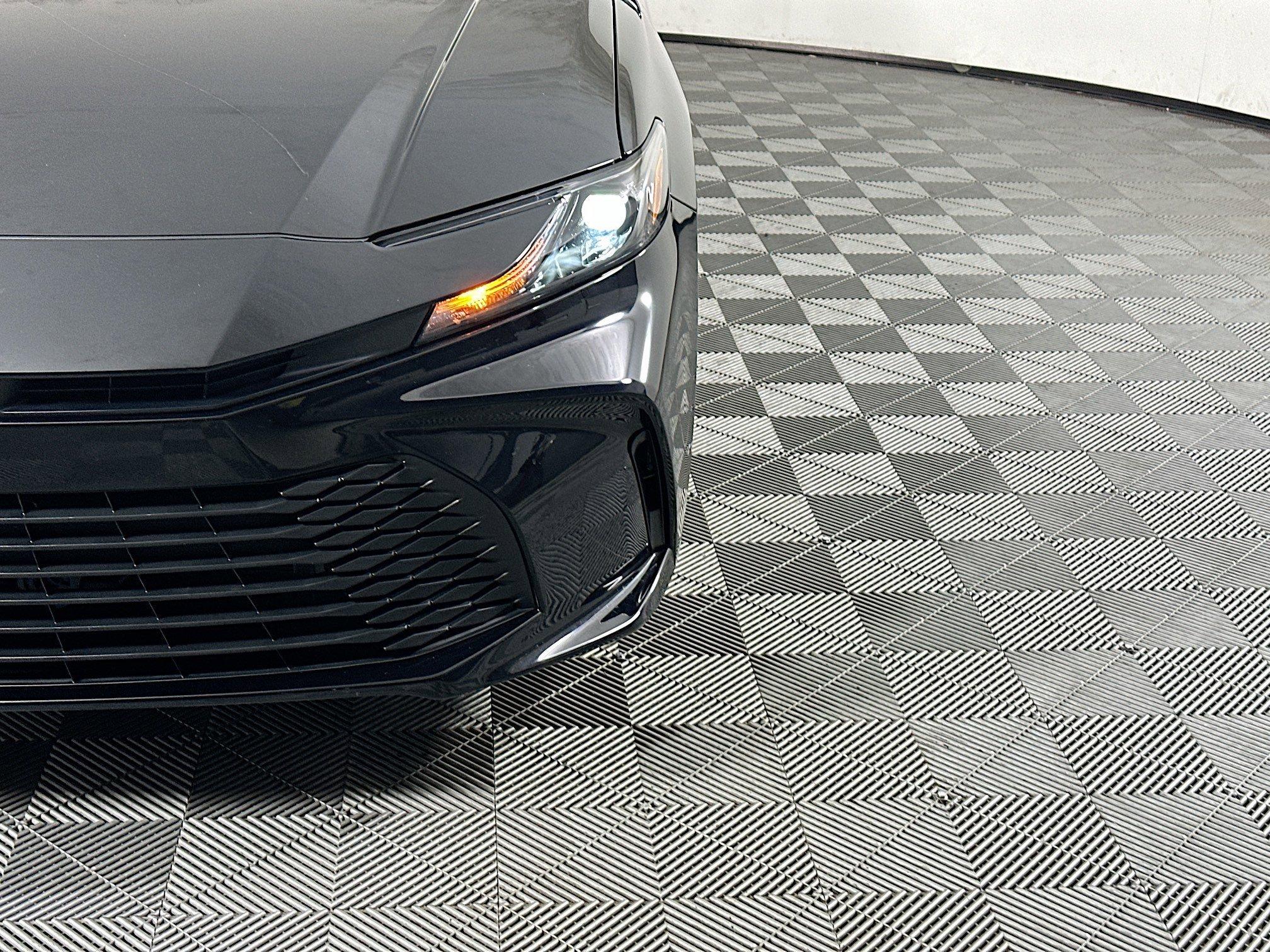 Toyota Camry Le Fwd 4Dr Car - Thumbnail 10