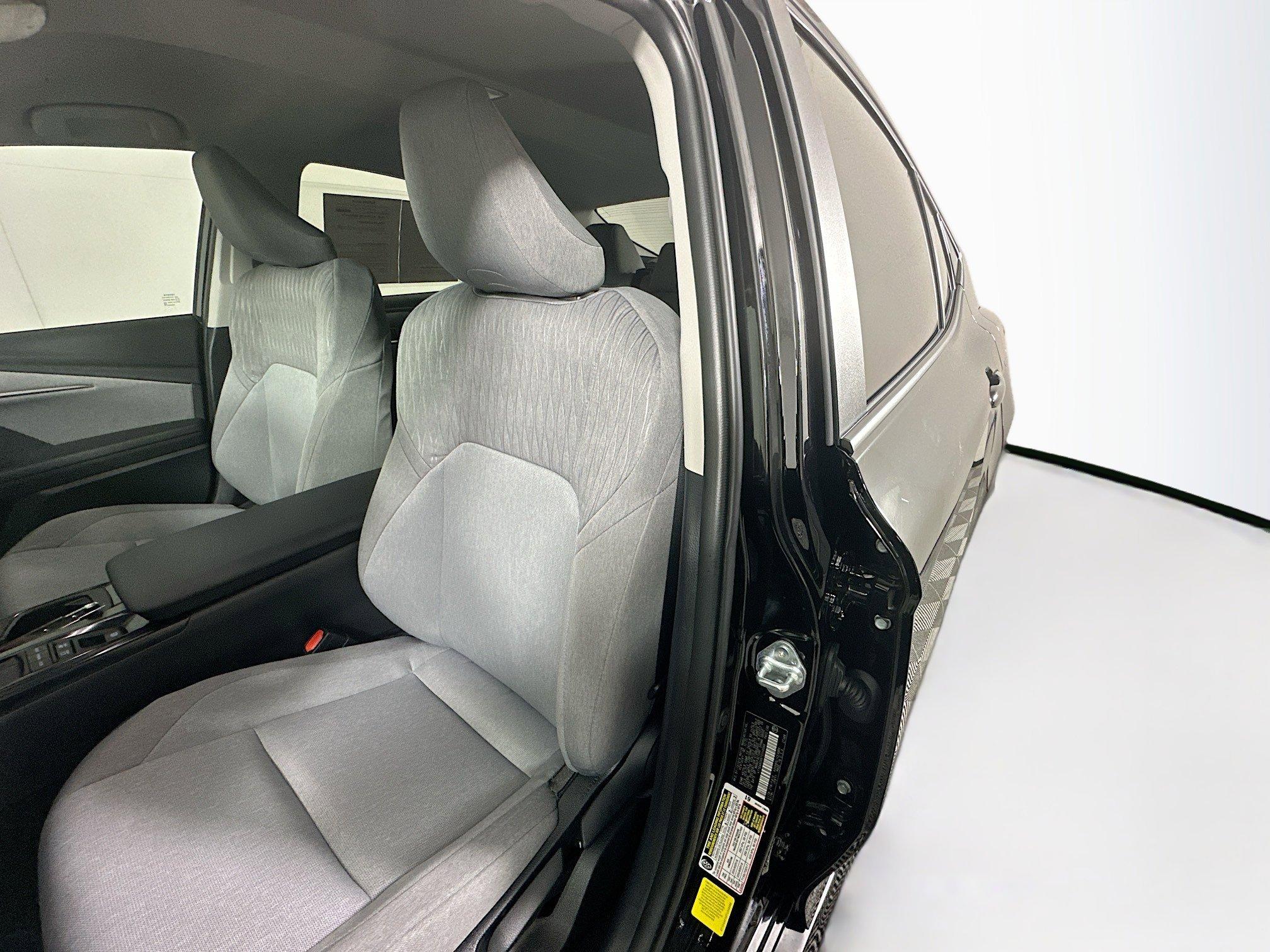 Toyota Camry Le Fwd 4Dr Car - Thumbnail 13