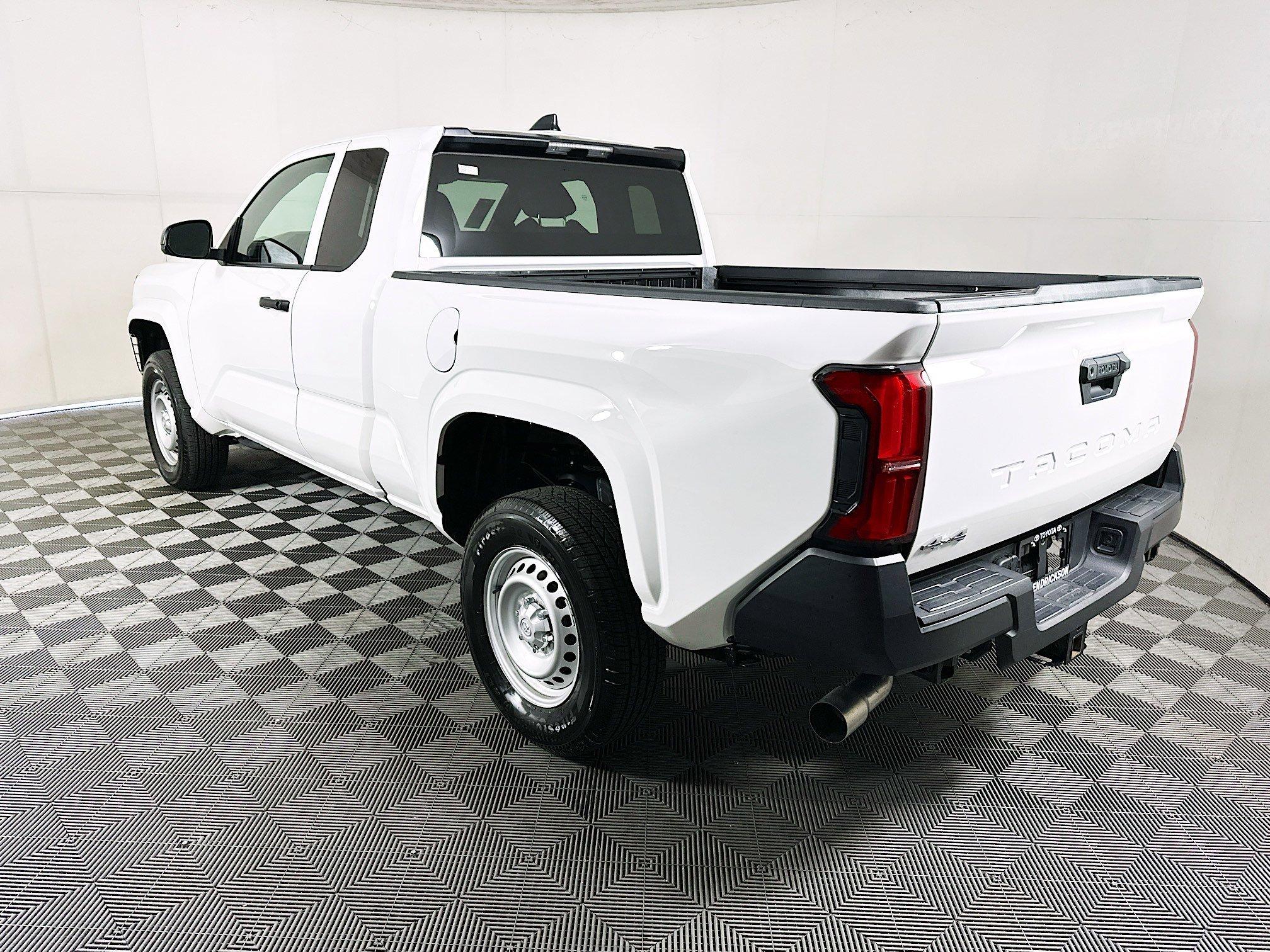 Toyota Tacoma 4Wd Sr 4Wd Extended Cab Pickup - Thumbnail 6