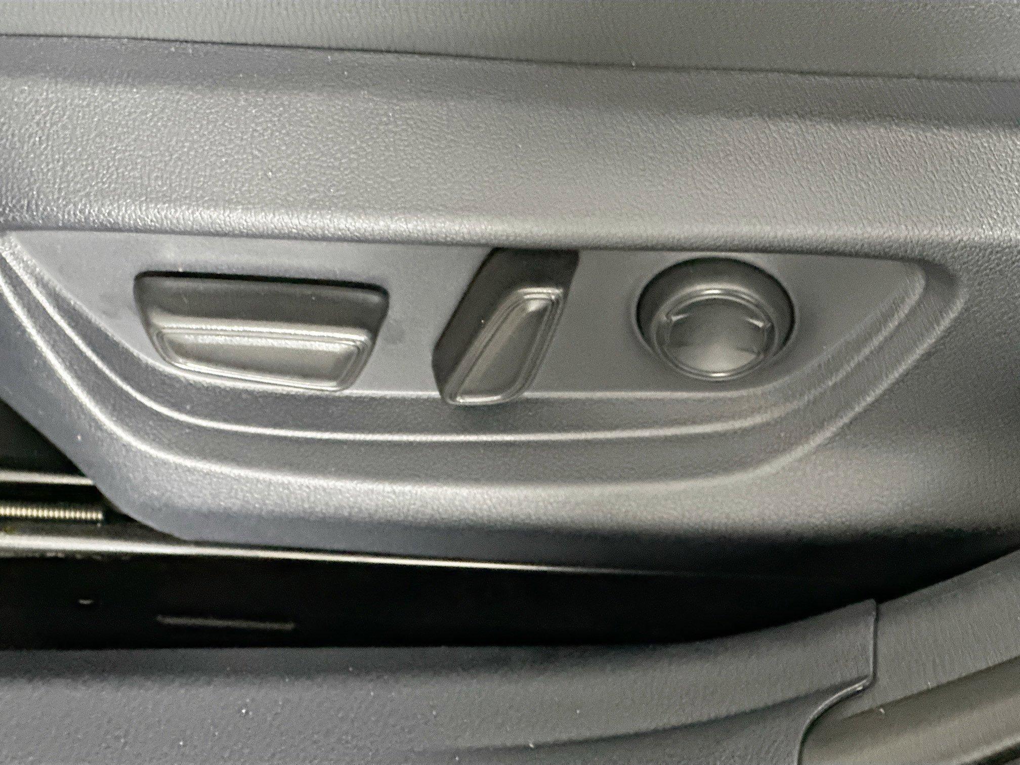 Toyota Camry Xse Fwd 4Dr Car - Thumbnail 14