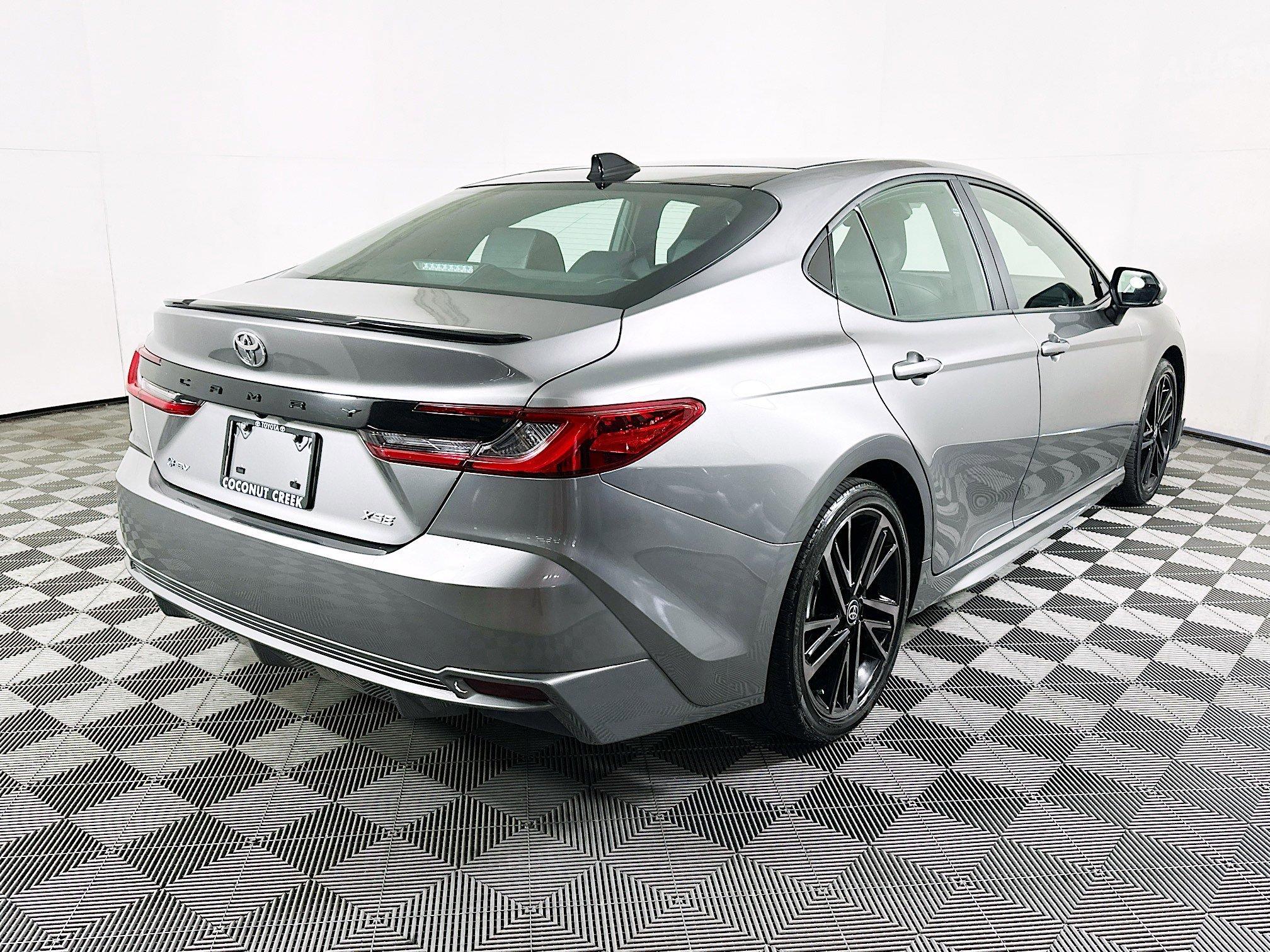 Toyota Camry Xse Fwd 4Dr Car - Thumbnail 4