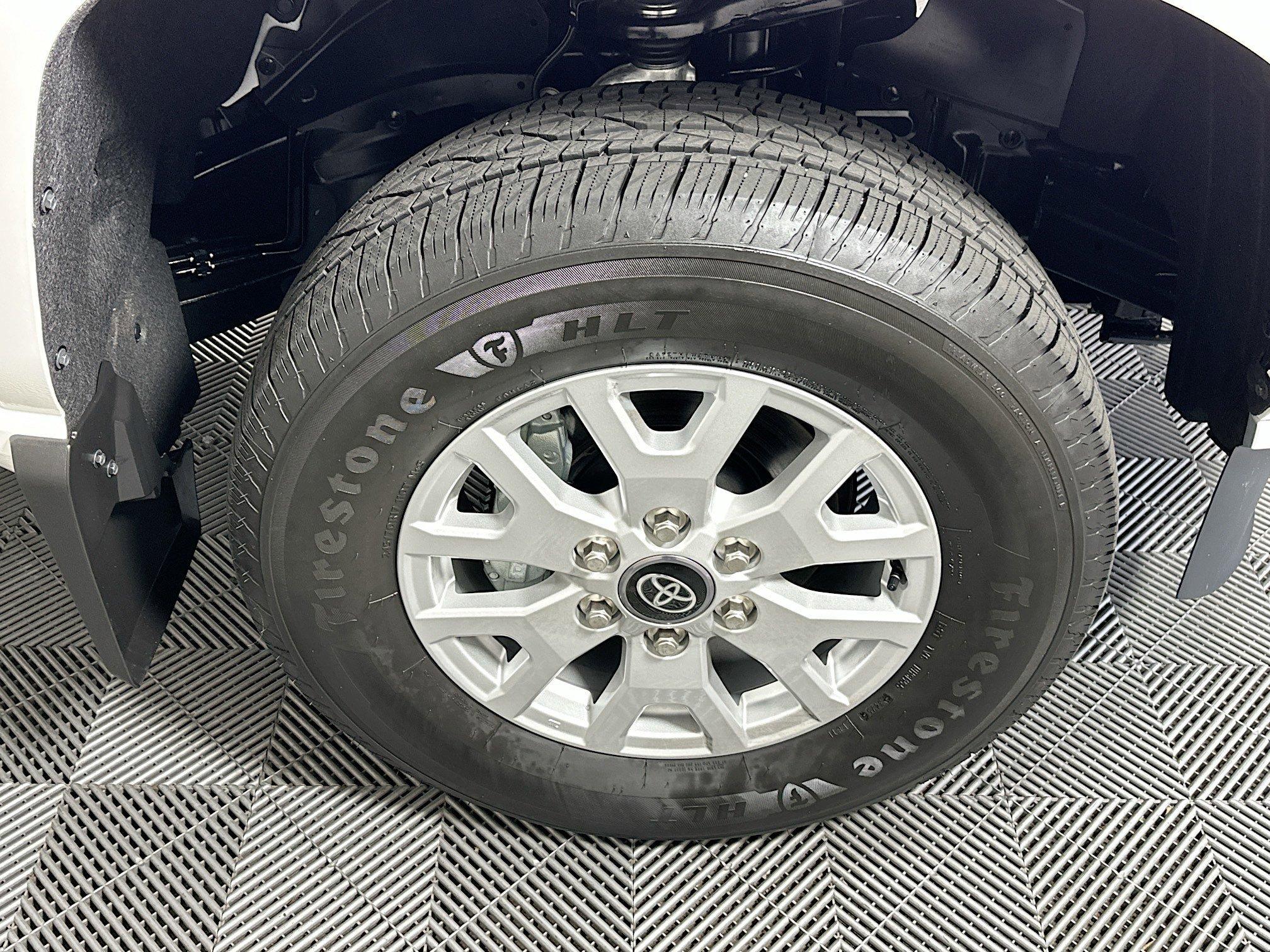 Toyota Tacoma 2Wd Sr5 Rwd Crew Cab Pickup - Thumbnail 12