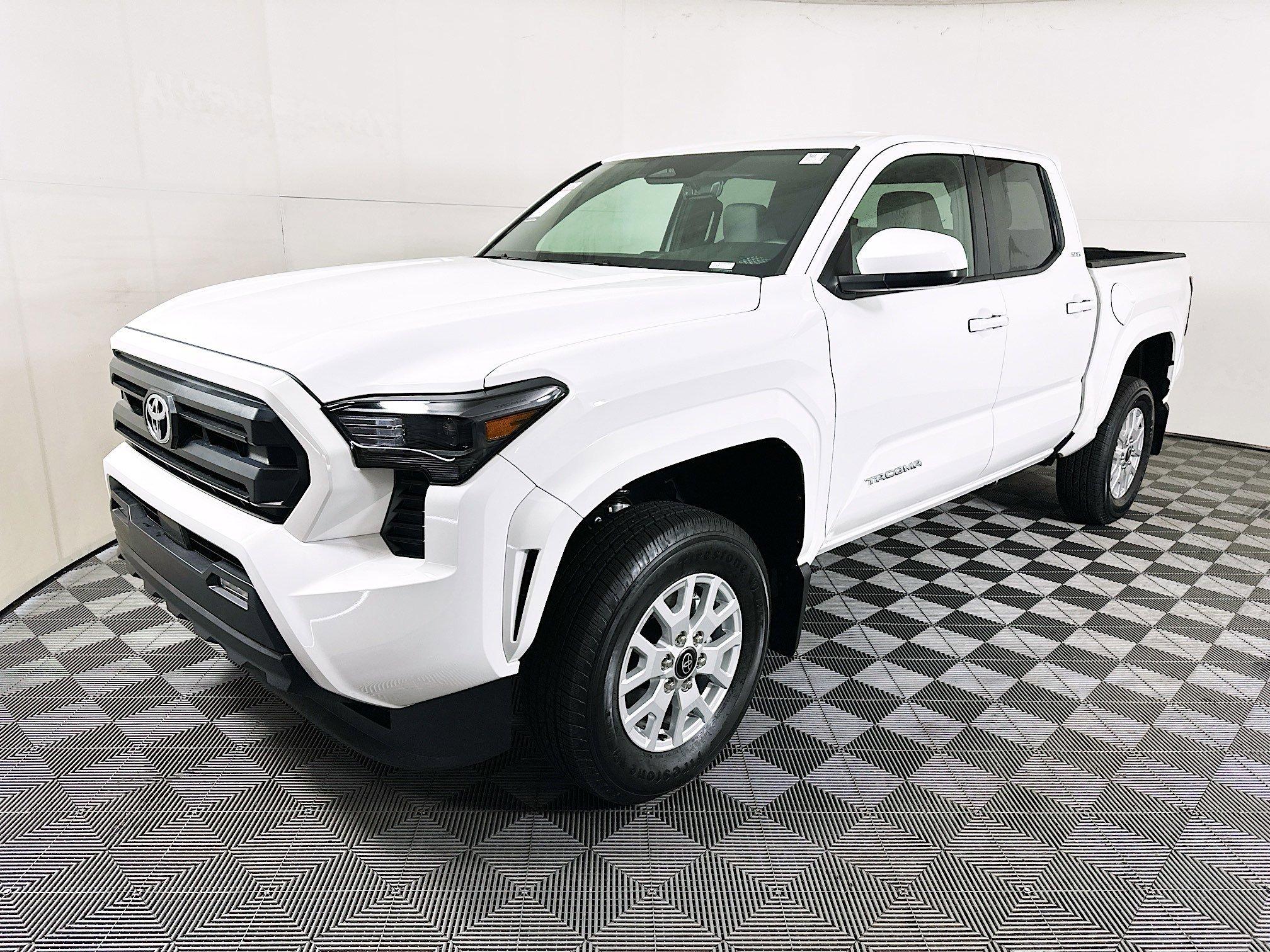 Toyota Tacoma 2Wd Sr5 Rwd Crew Cab Pickup - Thumbnail 8