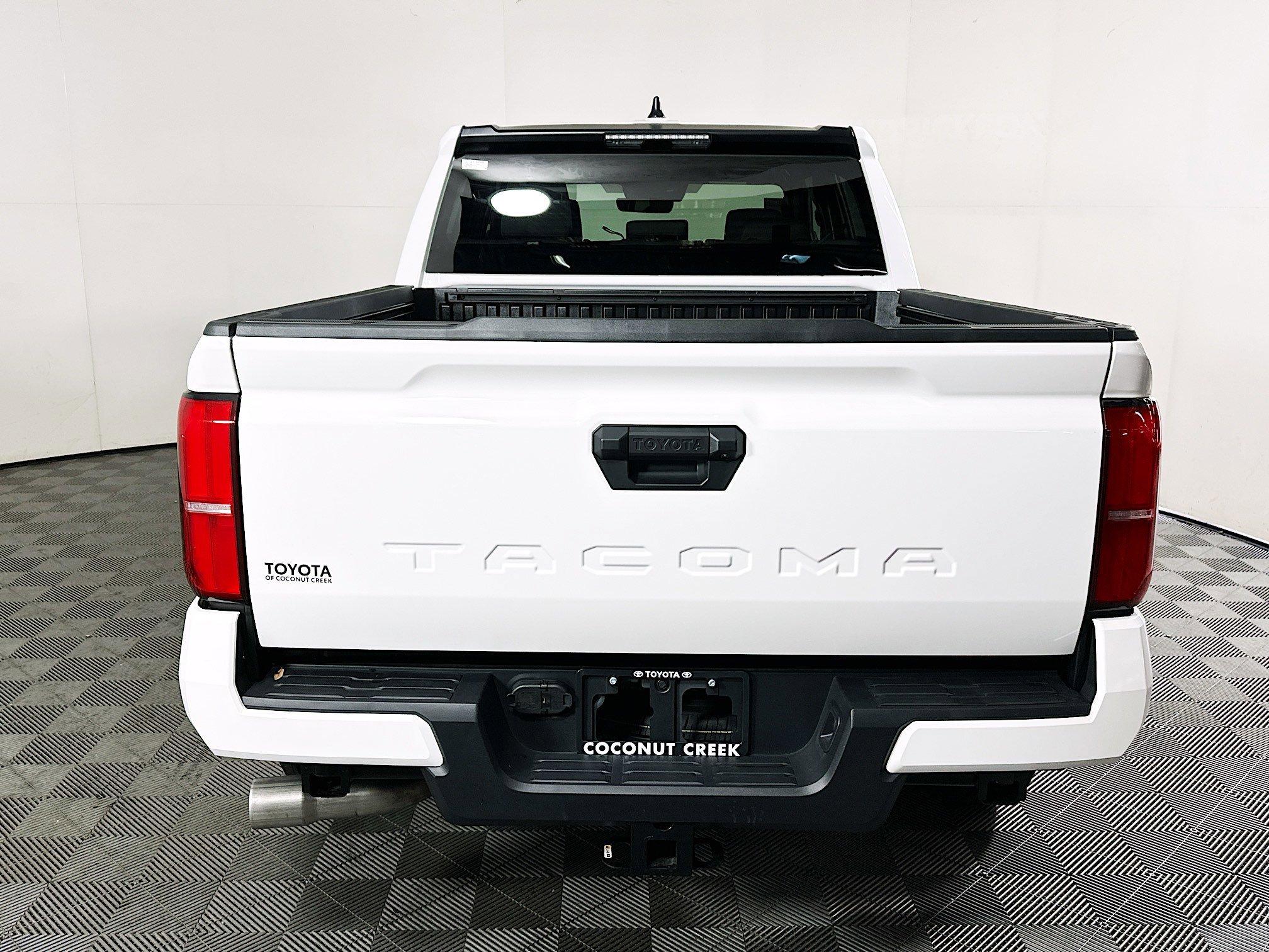 Toyota Tacoma 2Wd Sr5 Rwd Crew Cab Pickup - Thumbnail 5