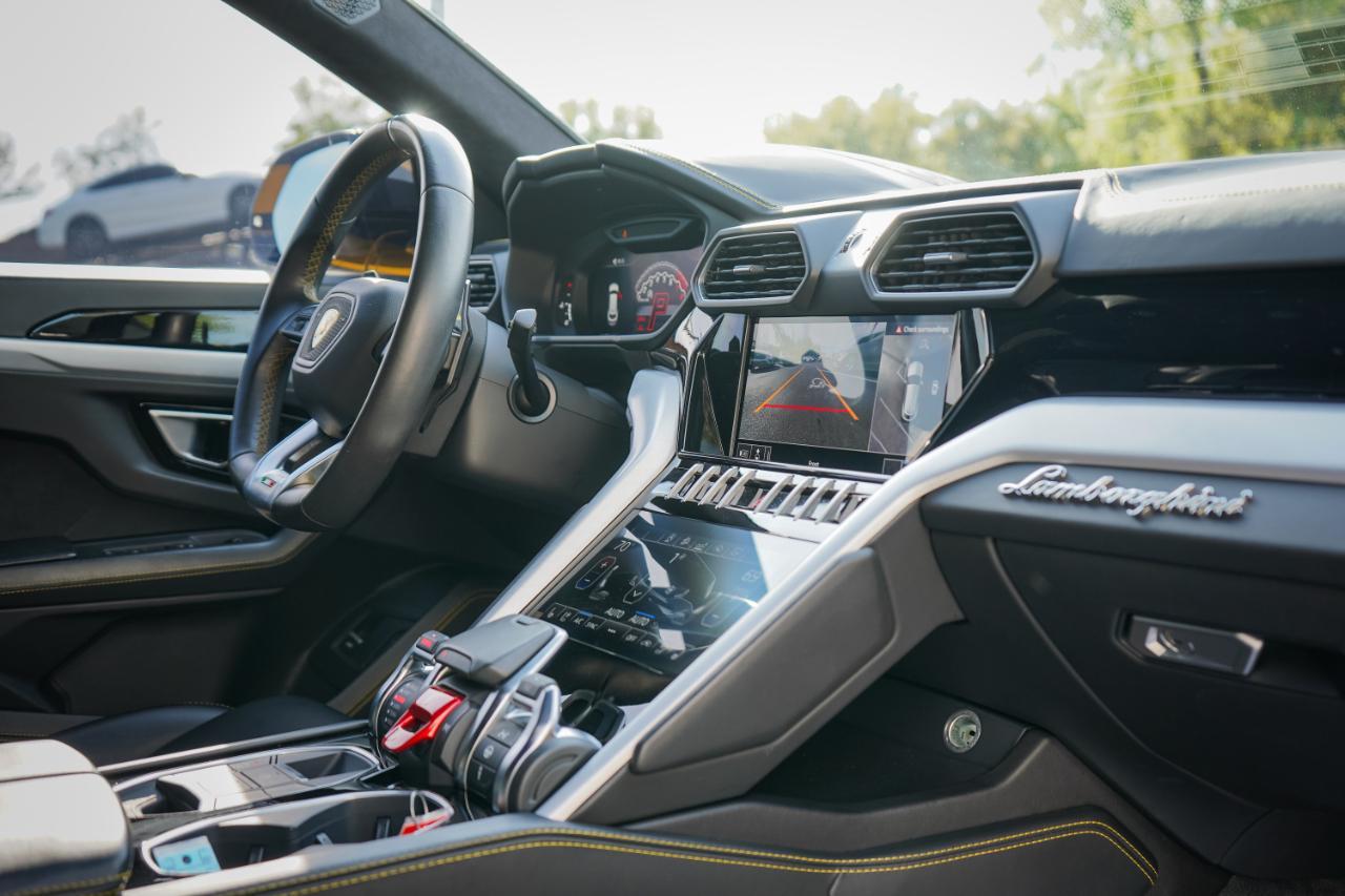 Lamborghini Urus - Thumbnail 13