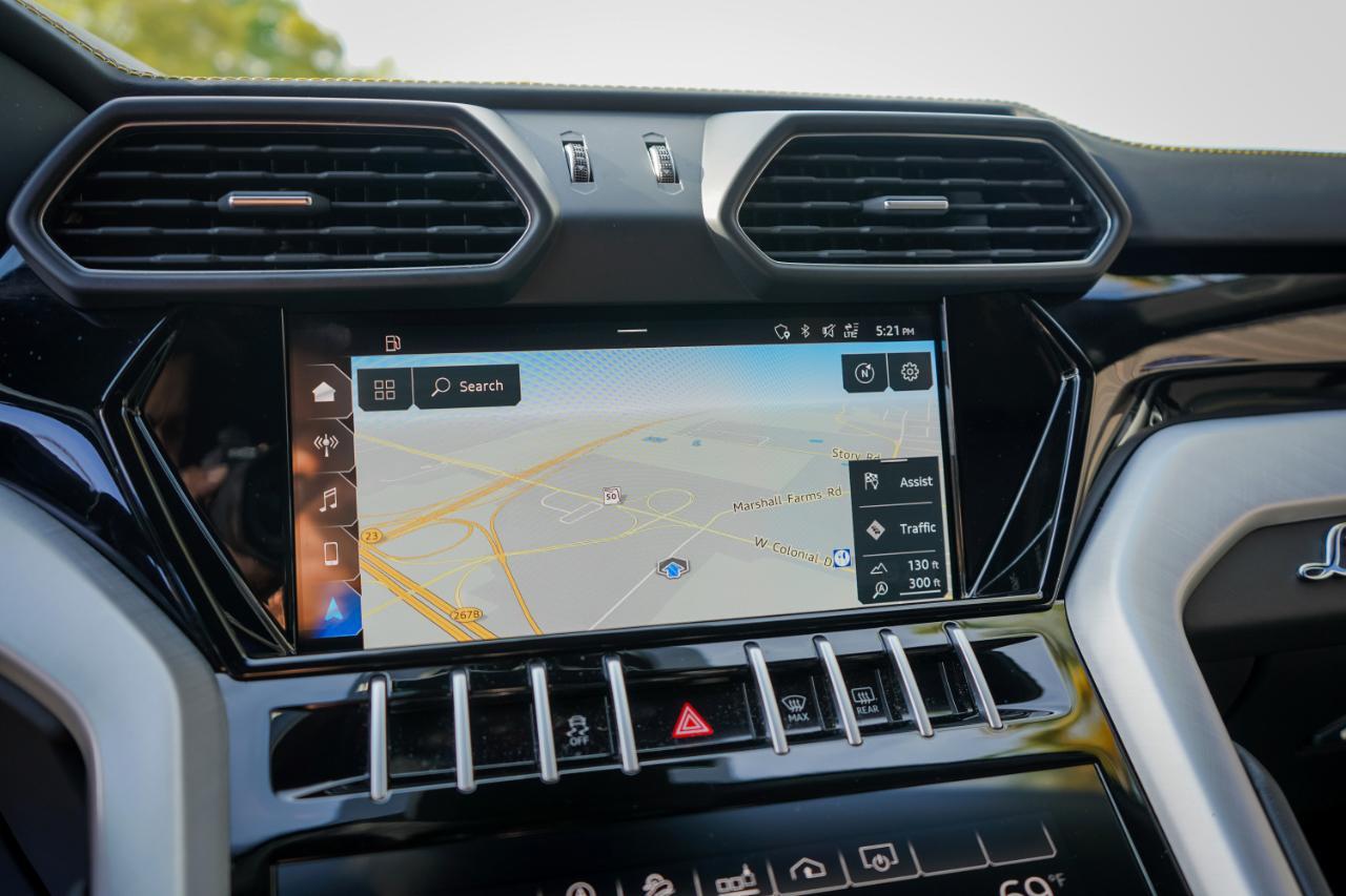 Lamborghini Urus - Thumbnail 14