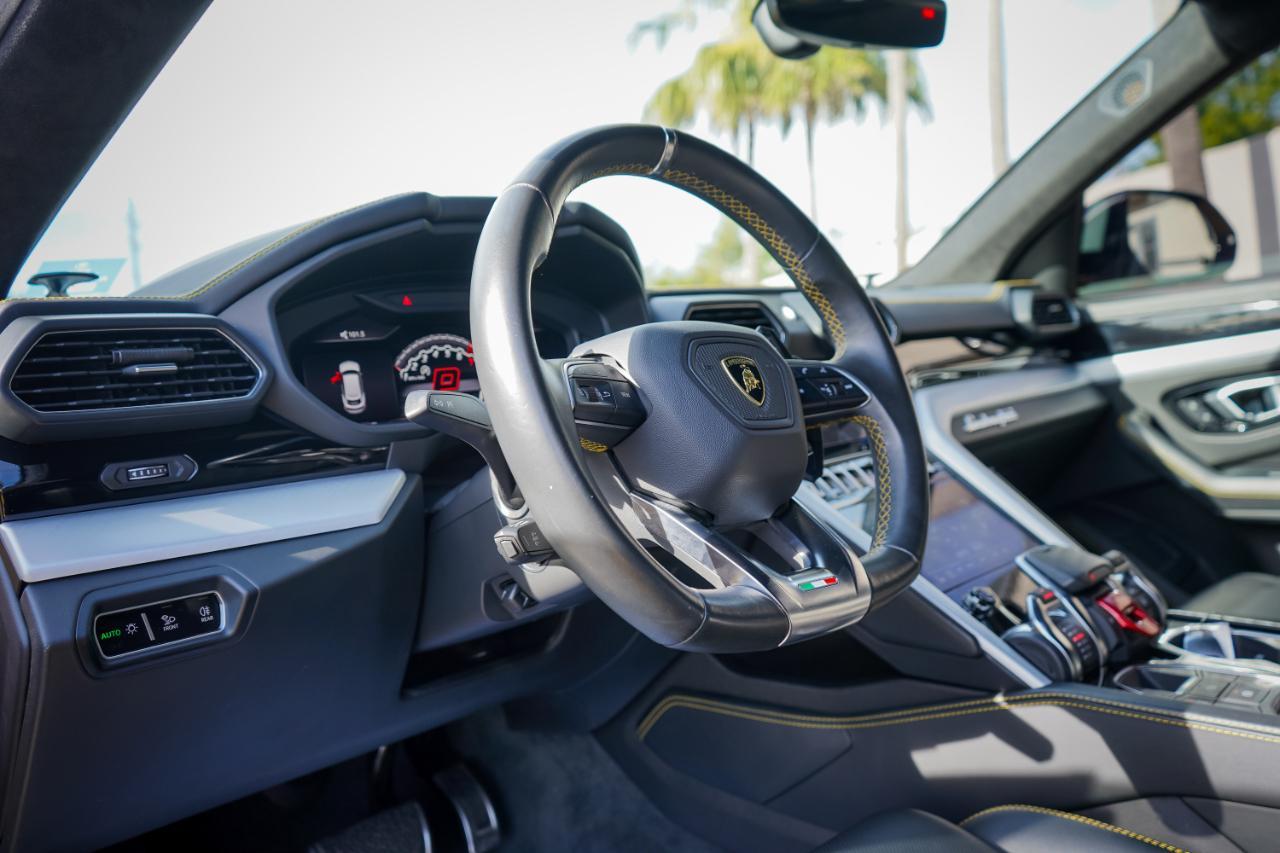 Lamborghini Urus - Thumbnail 11