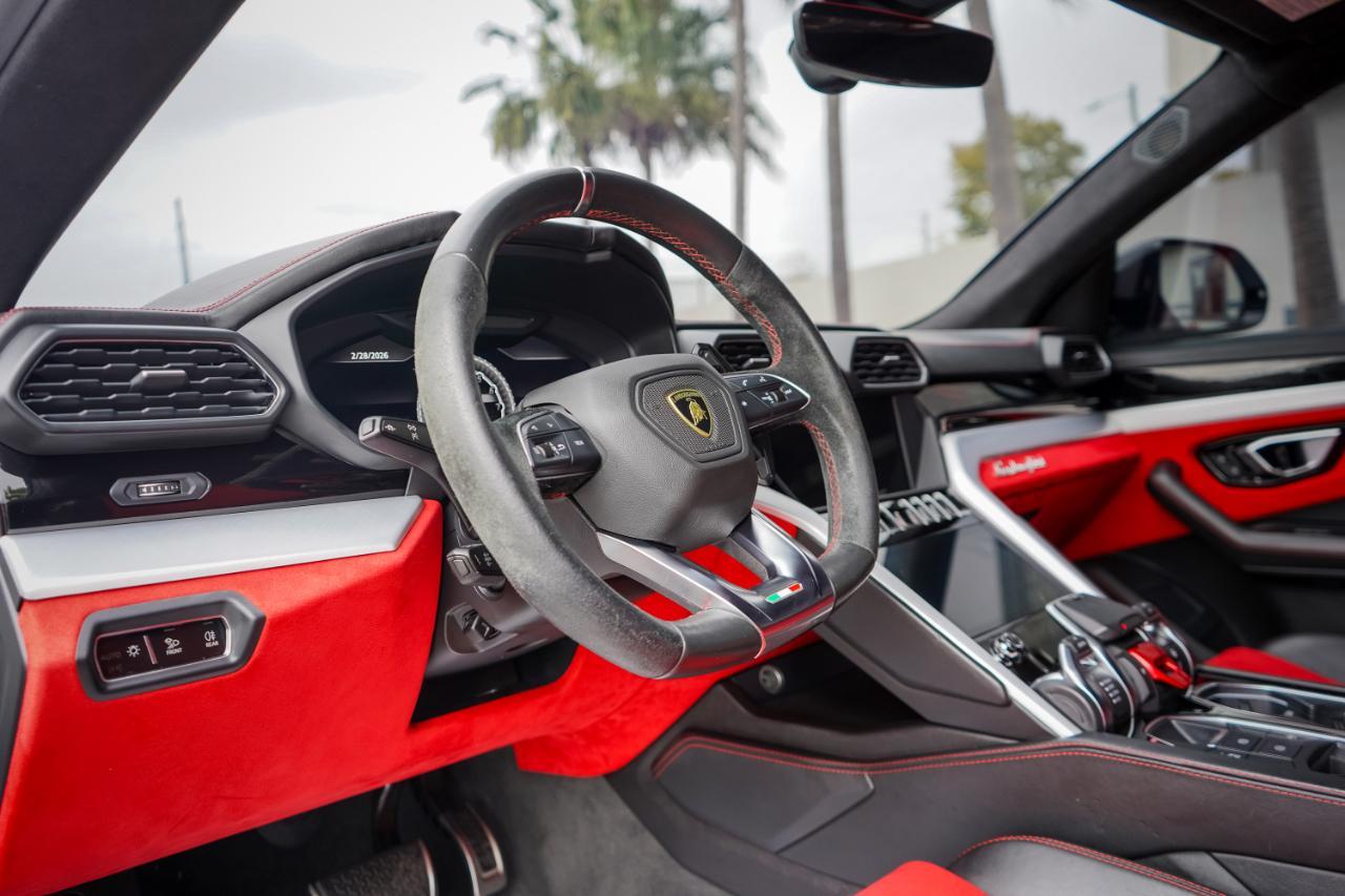 Lamborghini Urus - Thumbnail 8
