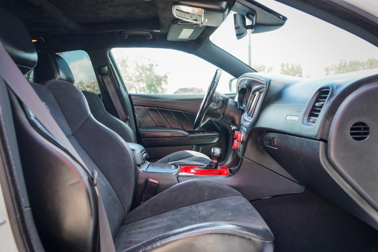 Dodge Charger - Thumbnail 9