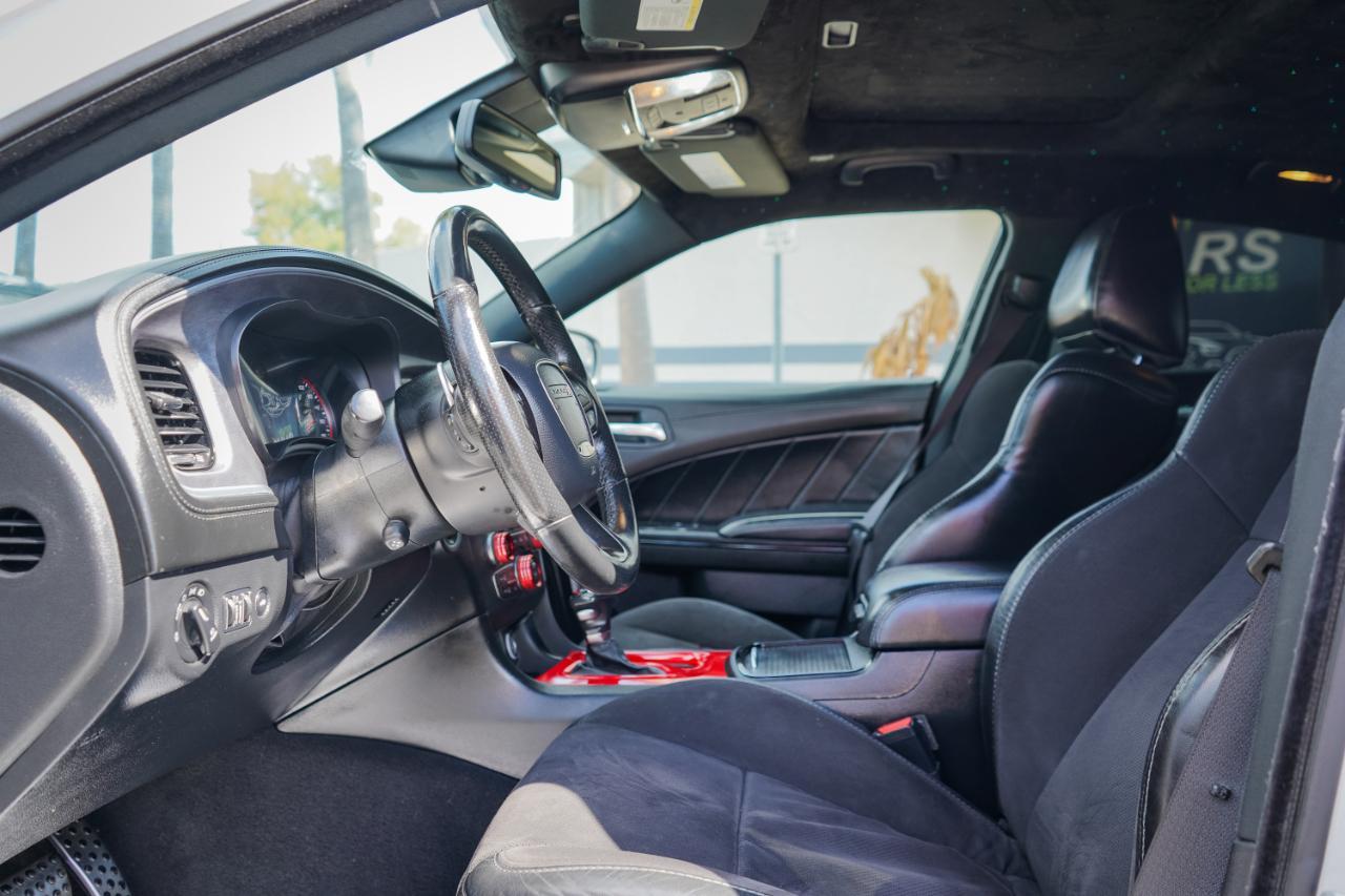 Dodge Charger - Thumbnail 8