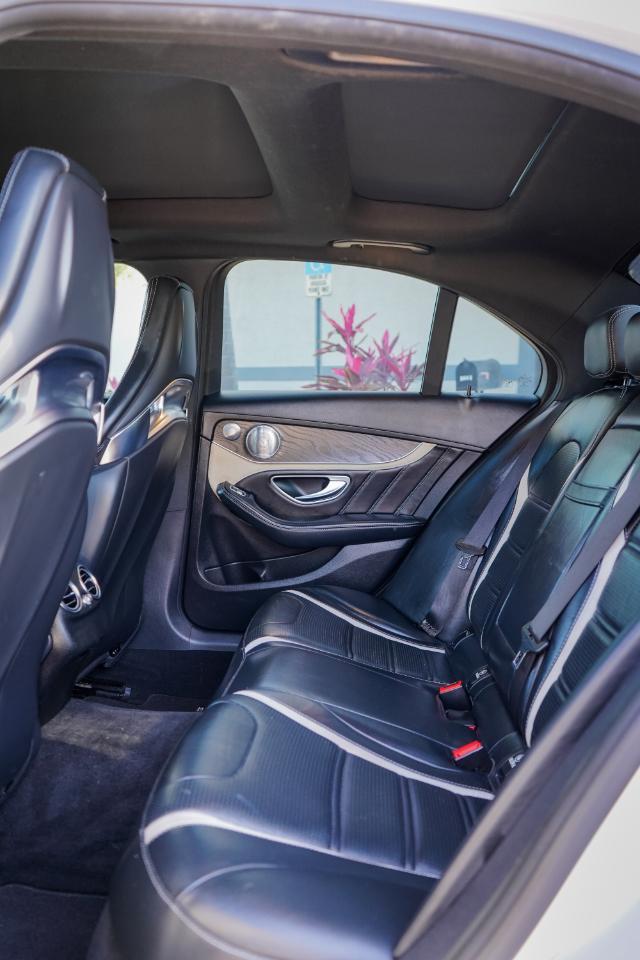 Mercedes-Benz C-Class - Thumbnail 2