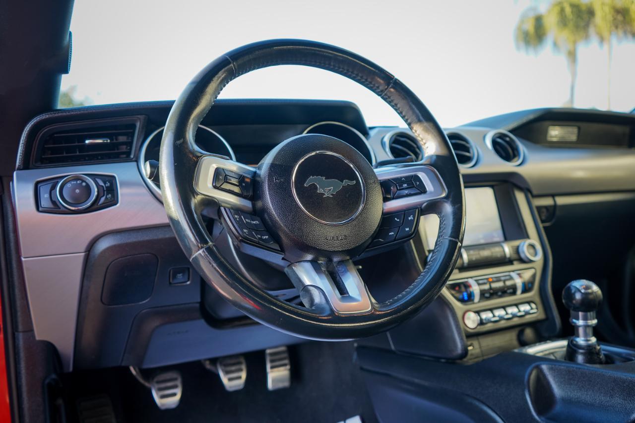 Ford Mustang - Thumbnail 10