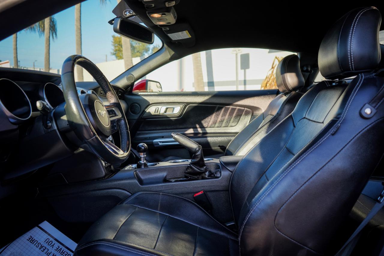 Ford Mustang - Thumbnail 8