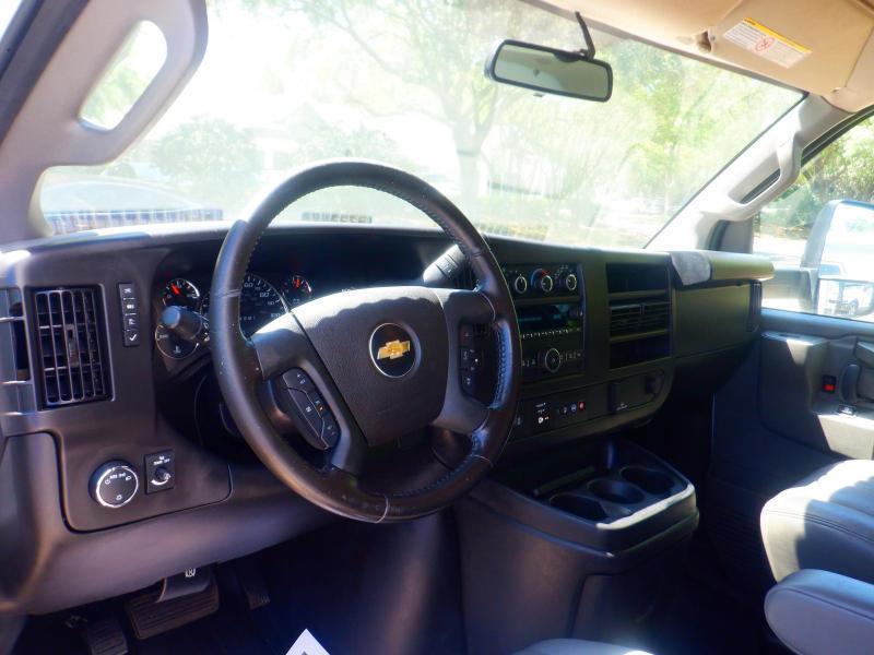 Chevrolet Express3500 Cutaway 177 In Wheelbase Box Truck - Thumbnail 15