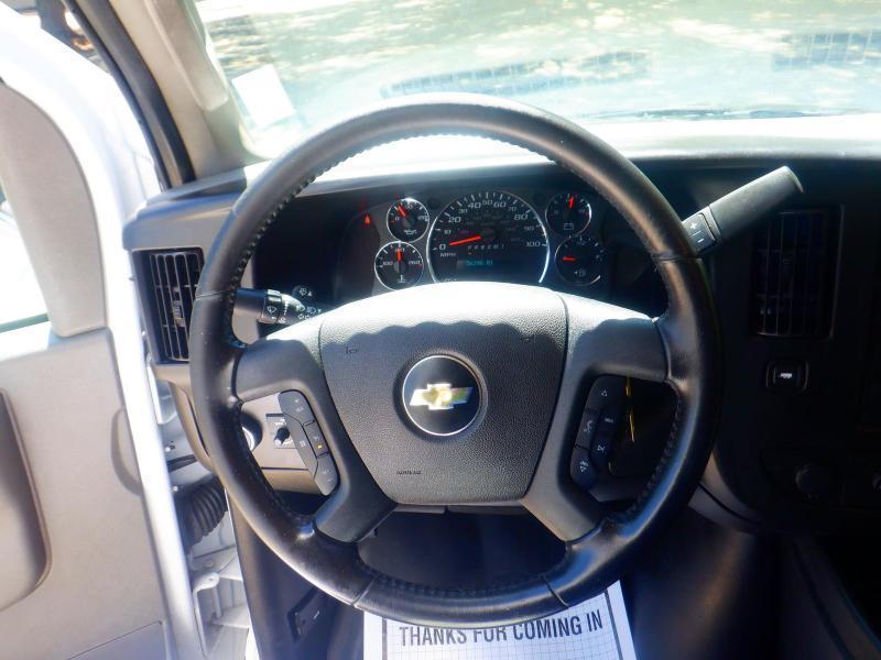 Chevrolet Express3500 Cutaway 177 In Wheelbase Box Truck - Thumbnail 16