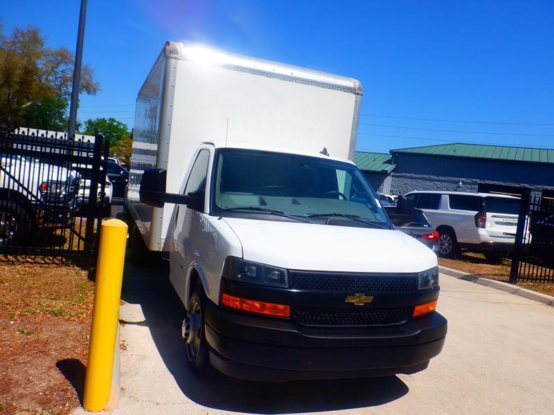 Chevrolet Express3500 Cutaway 177 In Wheelbase Box Truck - Thumbnail 5