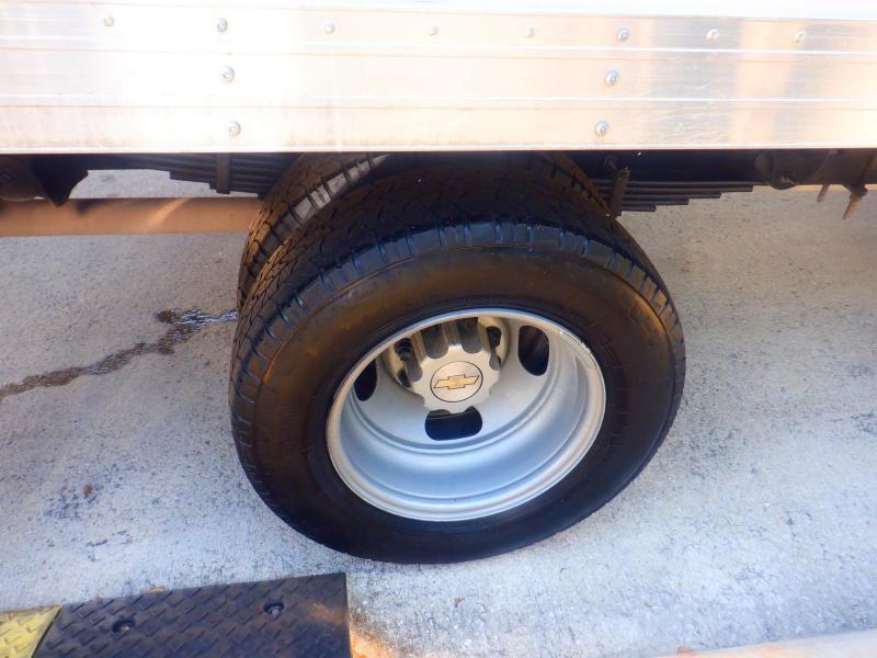 Chevrolet Express3500 Cutaway 177 In Wheelbase Box Truck - Thumbnail 12