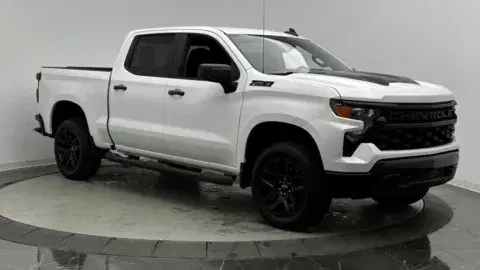 Chevrolet Silverado 1500 Custom Trail Boss - Thumbnail 4