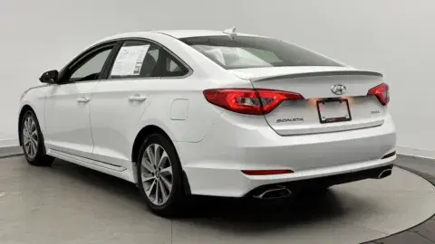 Hyundai Sonata 2.4L Sport - Thumbnail 6