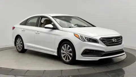 Hyundai Sonata 2.4L Sport - Thumbnail 4