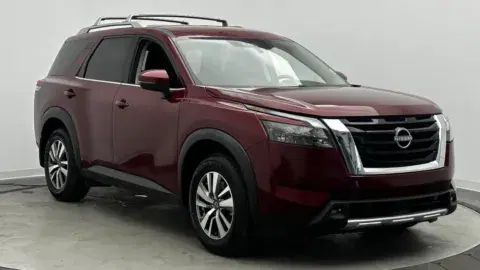 Nissan Pathfinder Sl - Thumbnail 4