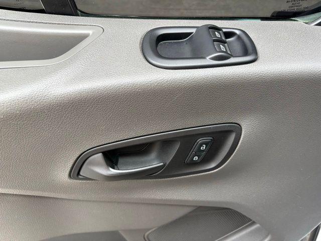 Ford Transit-250 - Thumbnail 10