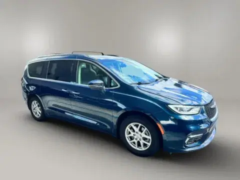 Chrysler Pacifica Touring L Minivan 4D - Thumbnail 5