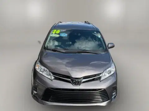 Toyota Sienna Le Minivan 4D - Thumbnail 5