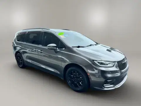 Chrysler Pacifica Touring L Van 4D - Thumbnail 5