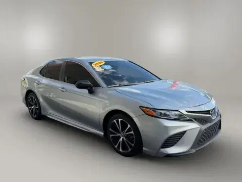 Toyota Camry Se Sedan 4D - Thumbnail 5