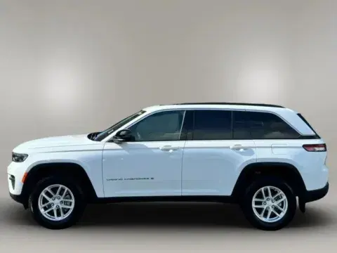 Jeep Grand Cherokee Laredo X Sport Utility 4D - Thumbnail 5