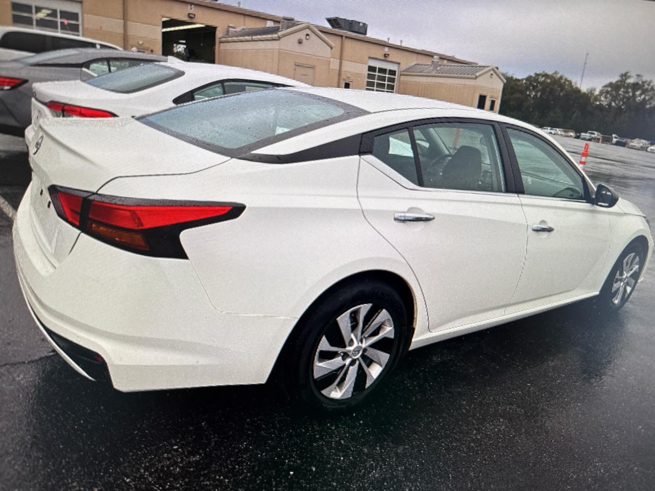 Nissan Altima2.5 S Sedan - Thumbnail 7