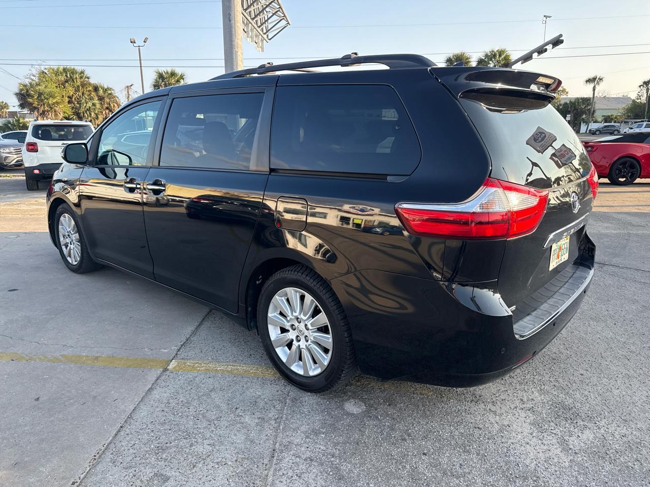 Toyota Sienna5Dr 8-Pass Van Xle Premium Fwd (Natl) - Thumbnail 5