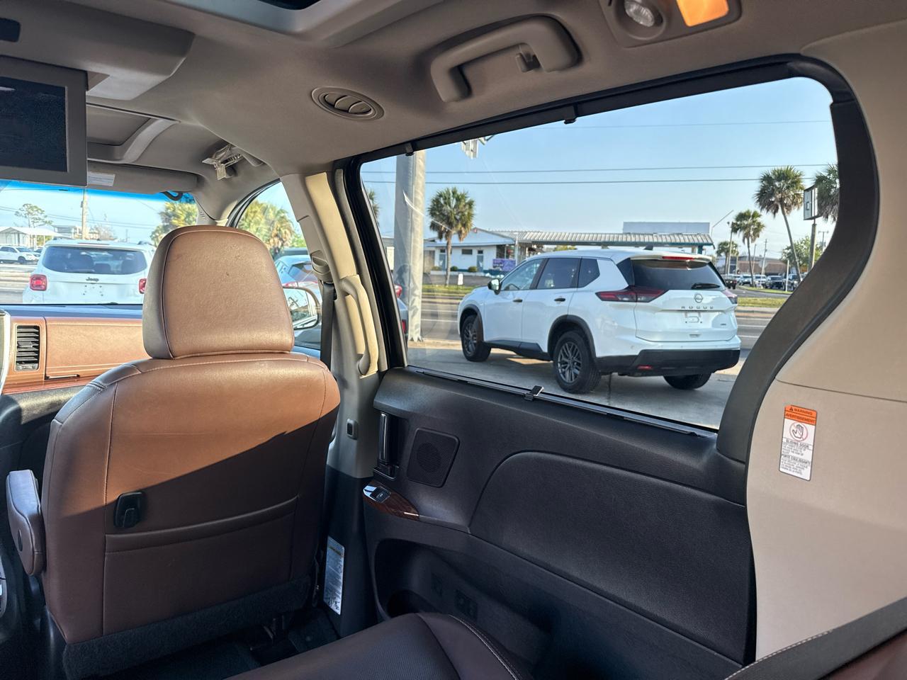 Toyota Sienna5Dr 8-Pass Van Xle Premium Fwd (Natl) - Thumbnail 13