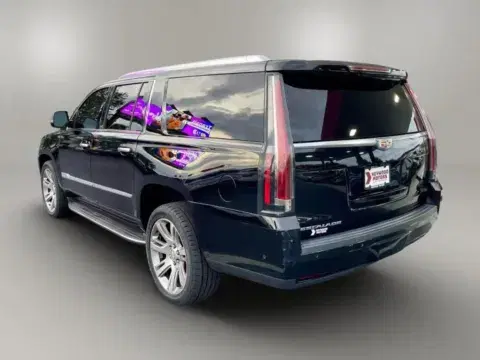 Cadillac Escalade Esv Luxury Sport Utility 4D - Thumbnail 4