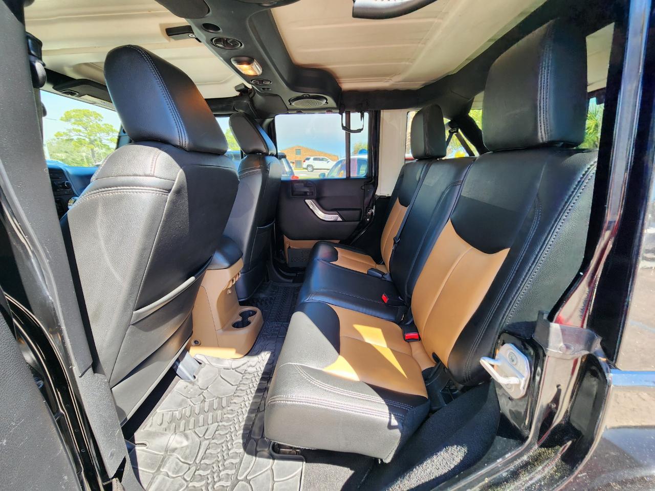 Jeep Wrangler Unlimited4Wd 4Dr Sahara - Thumbnail 11