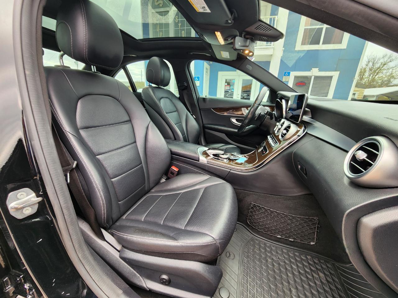 Mercedes-Benz C-Classc 300 4Matic Sedan - Thumbnail 17