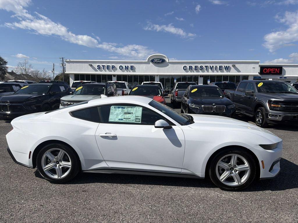 Ford Mustang Ecoboost® Premium Fastback - Thumbnail 5