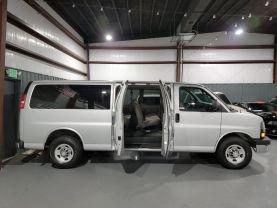 Chevrolet Express 3500 Passenger - - Thumbnail 4