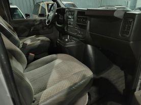 Chevrolet Express 3500 Passenger - - Thumbnail 8